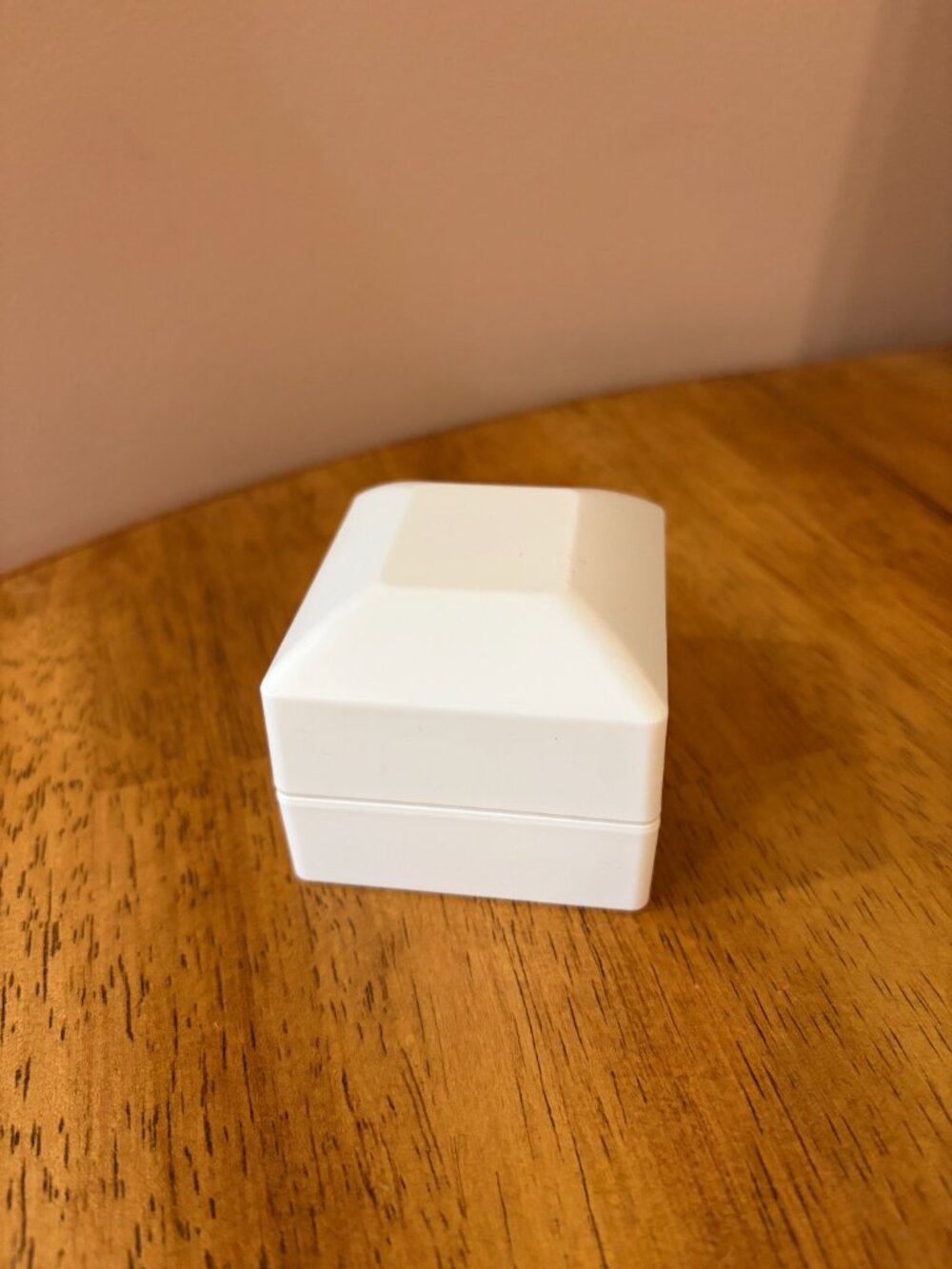 Light Up Ring Box - Picture 2 of 2